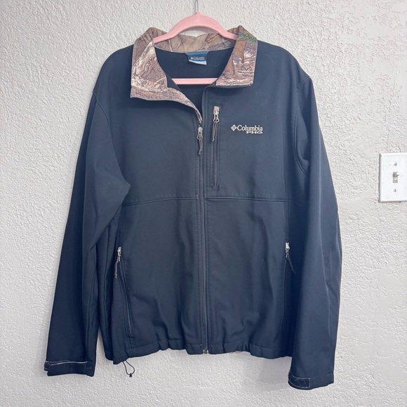 Columbia Other - Columbia PFG Men’s XL Softshell Jacket Black Realtree Camo